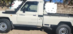 Toyota Land Cruiser 2011 White