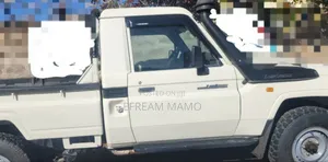 Toyota Land Cruiser 2011 White