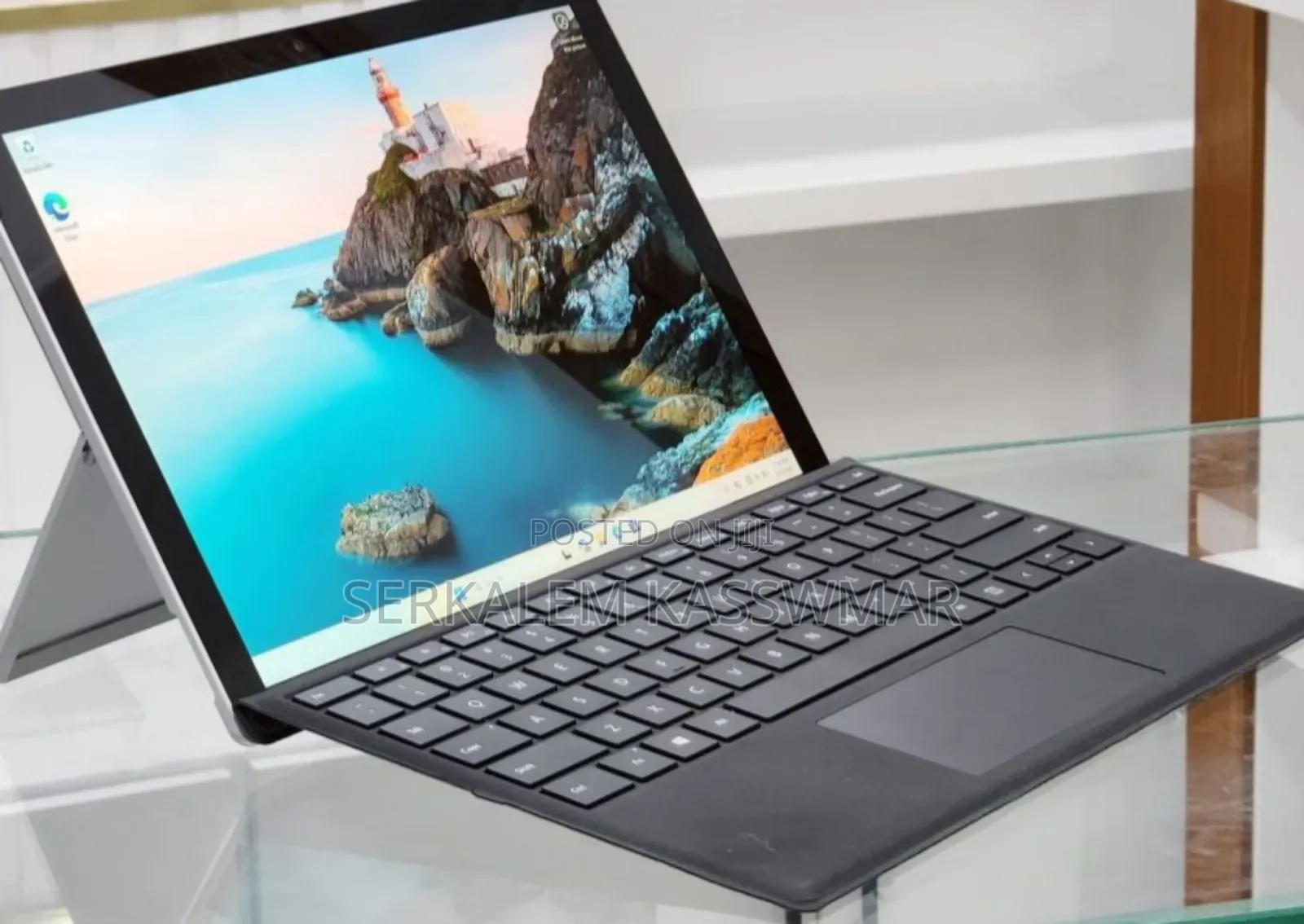 New Laptop Microsoft Surface 8GB Intel Core I7 SSD 256GB