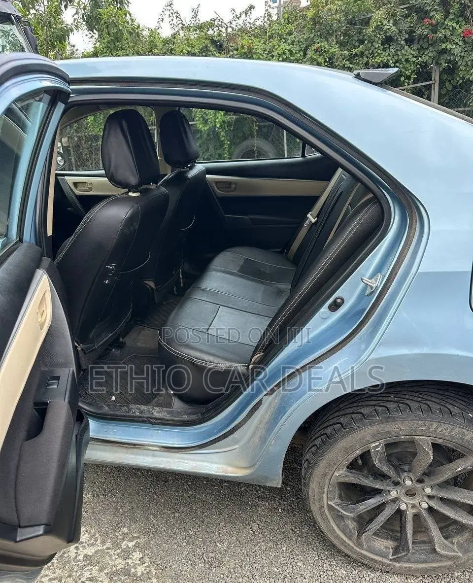 Toyota Corolla 2016 Blue