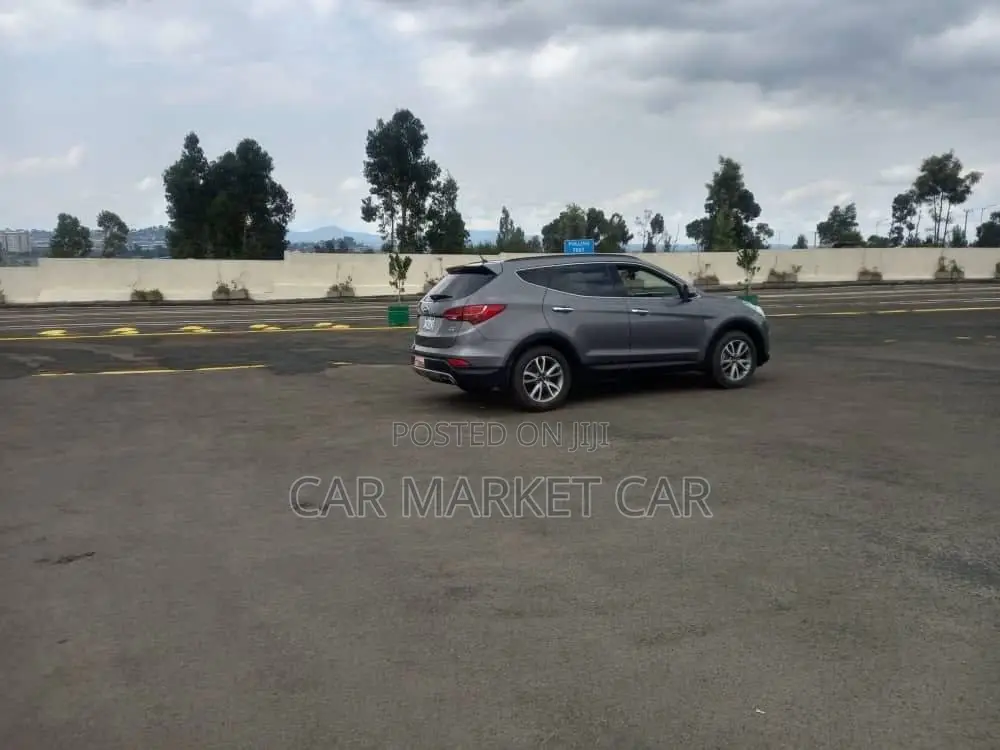 Hyundai Santa Fe SE AWD 2016 Gray