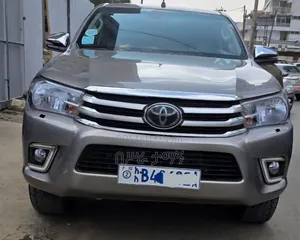 Toyota Hilux 2.0 VVT-i 2010 Gold
