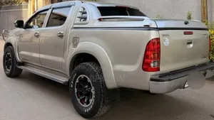 Toyota Hilux 2.0 VVT-i 2010 Gold