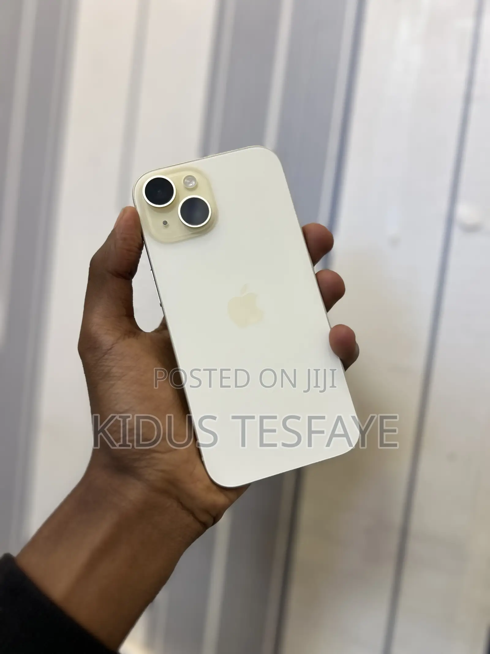 Apple iPhone 15 128 GB Yellow