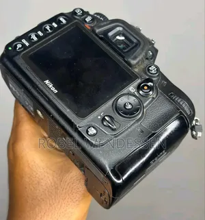 Nikon D7000 Camera 18-105mm Lens