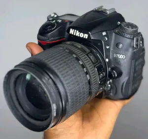 Nikon D7000 Camera 18-105mm Lens
