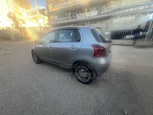 Toyota Yaris 1.0 VVT-i 2008 Gray
