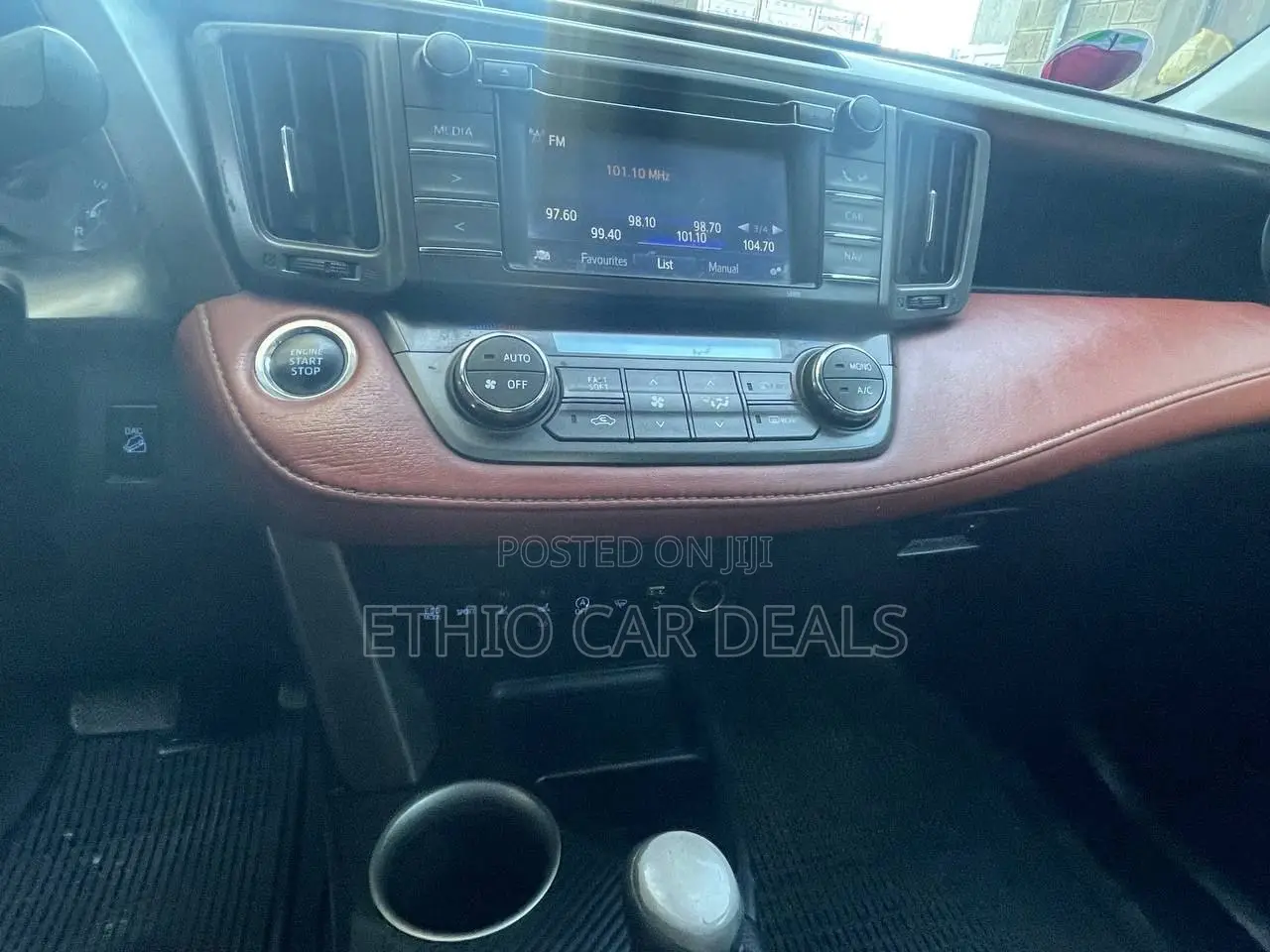 Toyota RAV4 XLE 4dr SUV AWD (2.5L 4cyl 6A) 2015 Brown