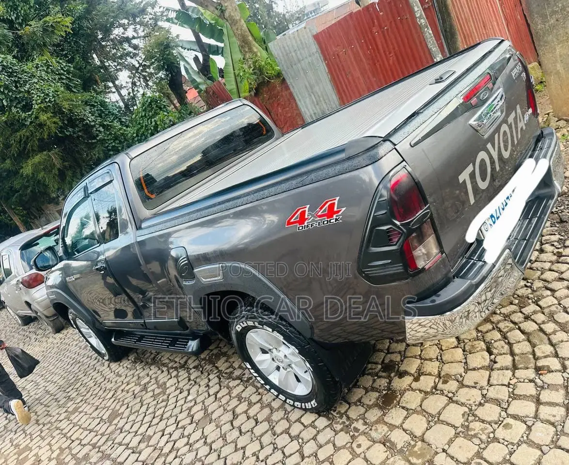 Toyota Hilux Revo Single Cab Deisel 2.4 RWD 2017 Matt Black