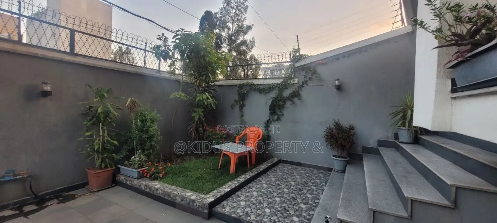 Furnished 5bdrm House in Jemo 2, Nifas Silk-Lafto for rent