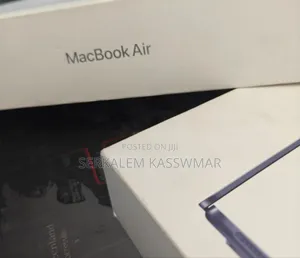 New Laptop Apple MacBook Air 16GB Apple M4 SSD 512GB