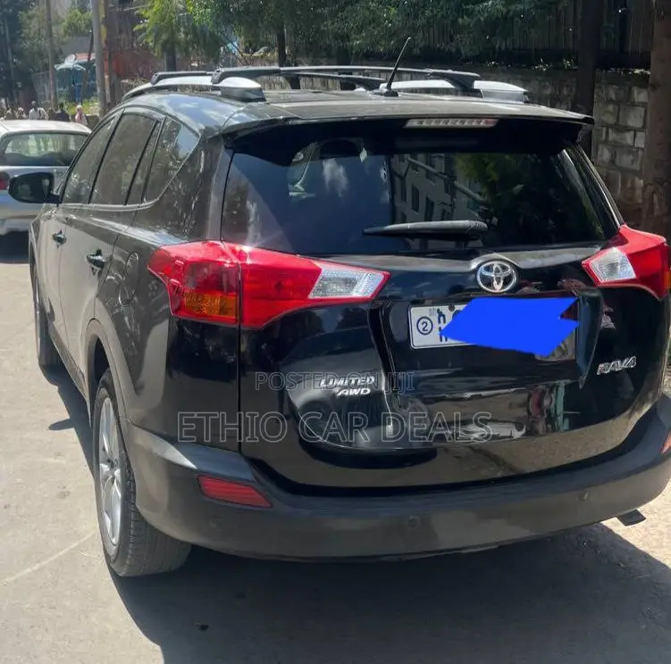 Toyota RAV4 XLE 4dr SUV AWD (2.5L 4cyl 6A) 2014 Black