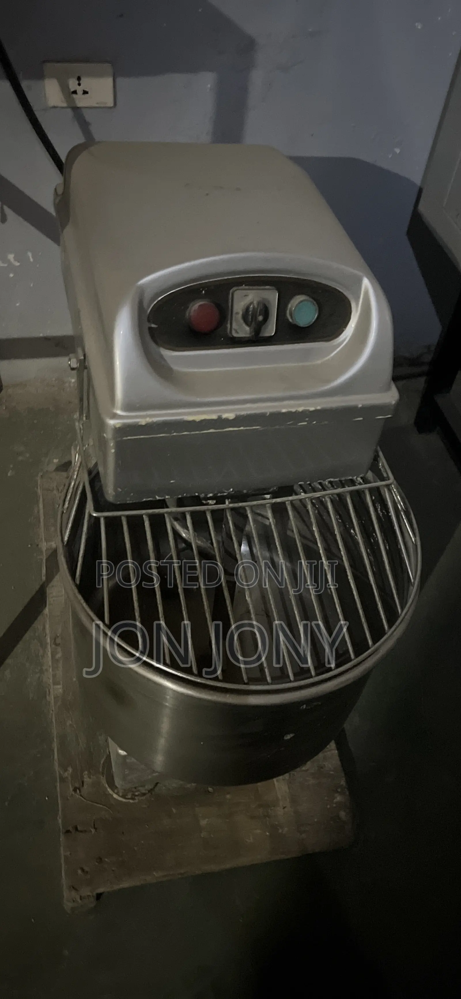 ዳቦ መጋገሪያ ,ባለ 14 ፖትራ, 10ኪሎ ማቡኪያ,54 ፖትራ , ዴክ ኦቨን, መደርደሪያ , ሶስት ባለ 14 ጋሪ