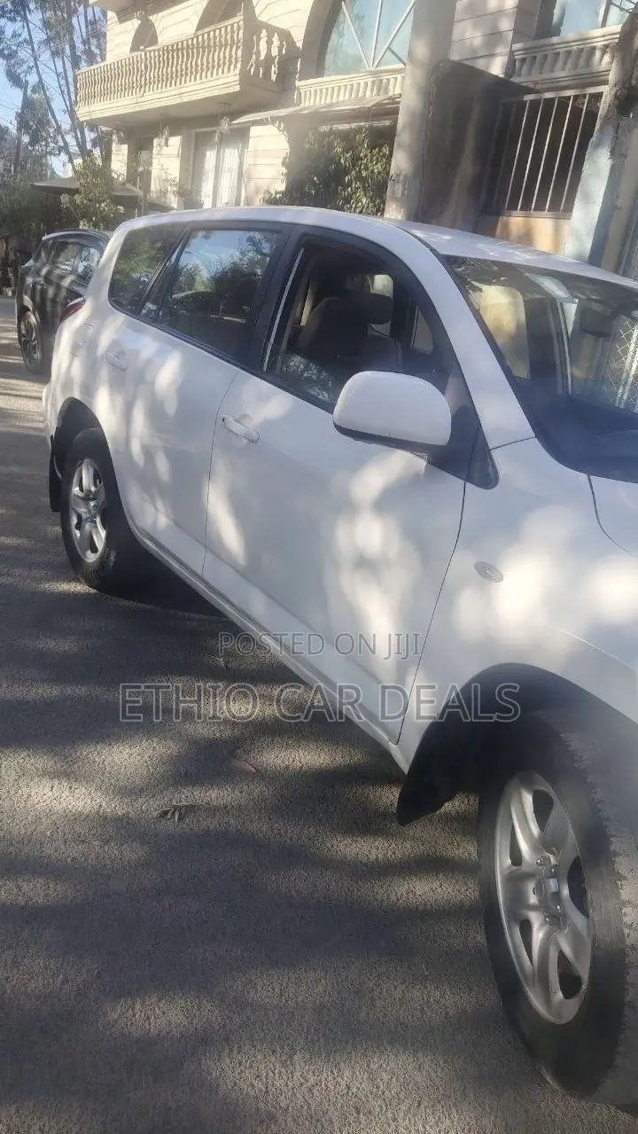 Toyota RAV4 2006 White