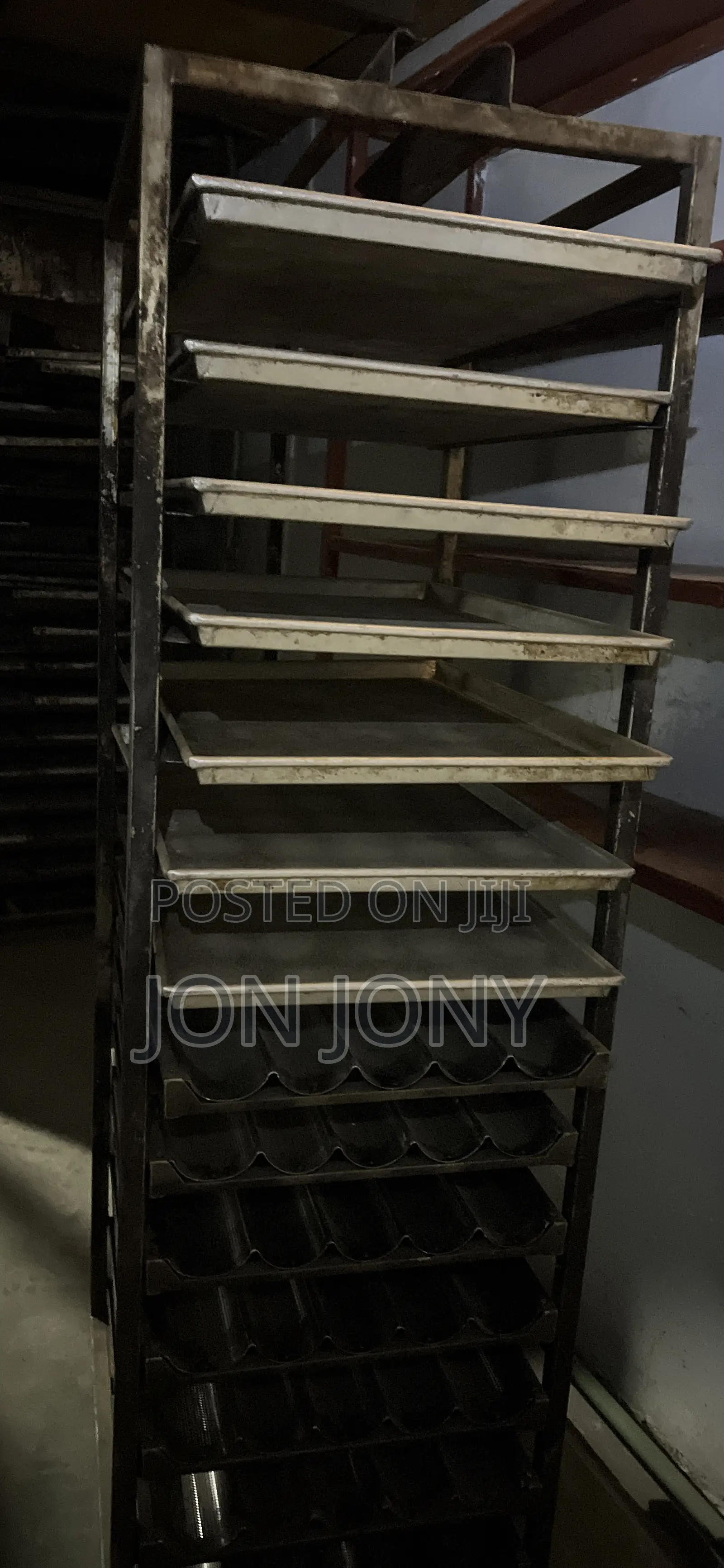 ዳቦ መጋገሪያ ,ባለ 14 ፖትራ, 10ኪሎ ማቡኪያ,54 ፖትራ , ዴክ ኦቨን, መደርደሪያ , ሶስት ባለ 14 ጋሪ