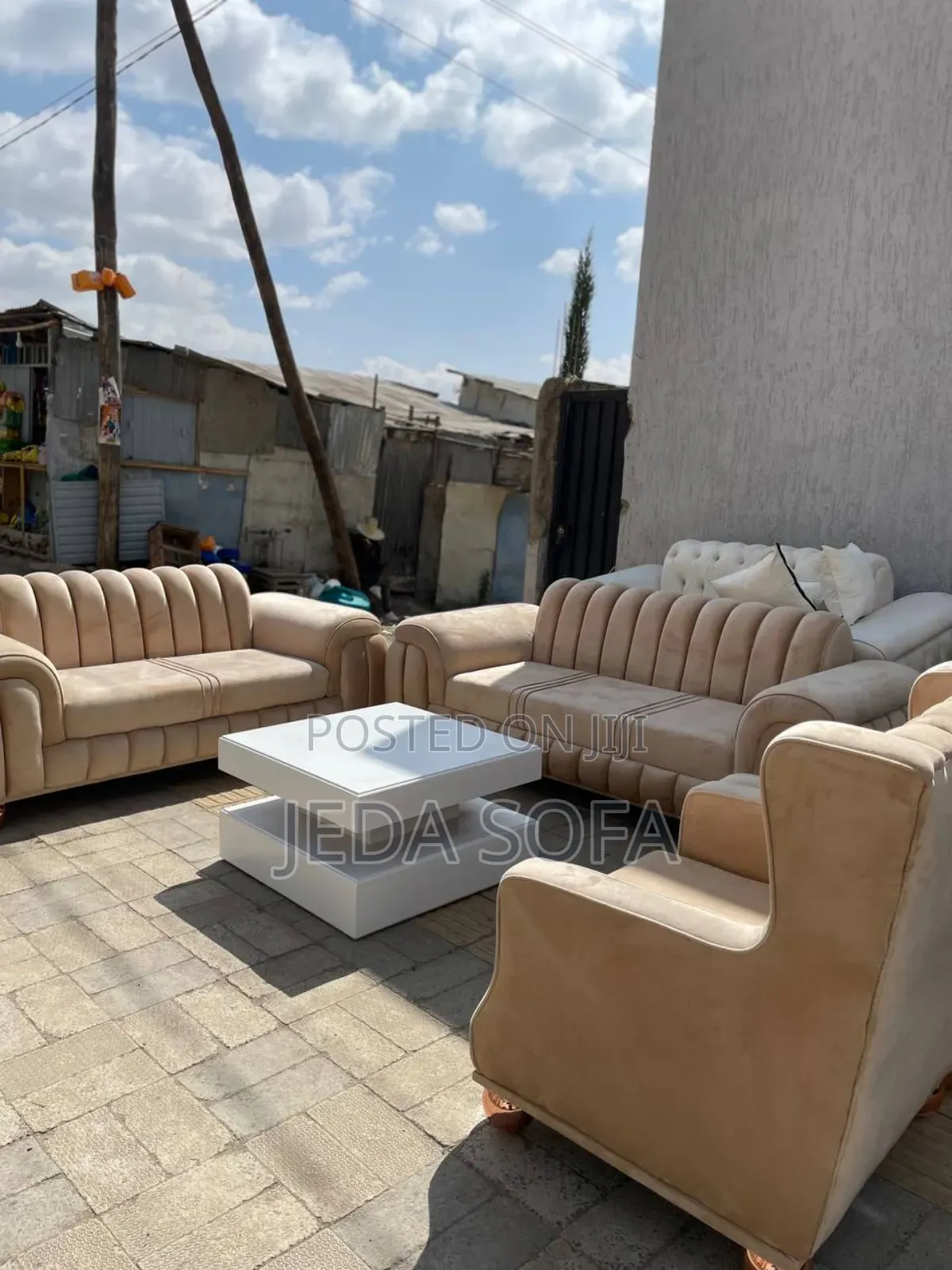 ጊዜ እና ዘመኑን ያማከለ የቤት ሶፋዎችን በፈለጉት ዲዛይን ከጊዜው ቀድመን እናደርሳለን::