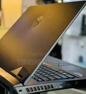 New Laptop MSI Creator 17 B11uh-222 16GB AMD Ryzen 9 SSD 1T