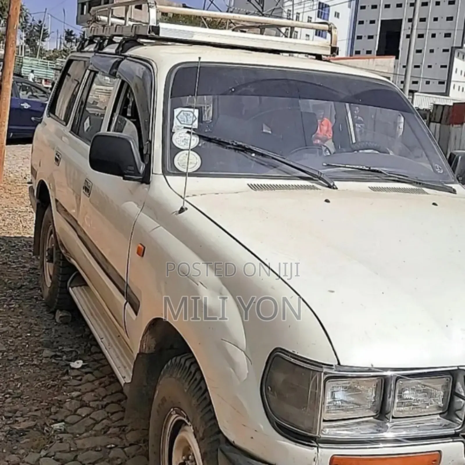 Toyota Land Cruiser 1993 White