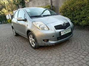 Toyota Yaris 2010 Silver
