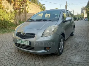 Toyota Yaris 2010 Silver