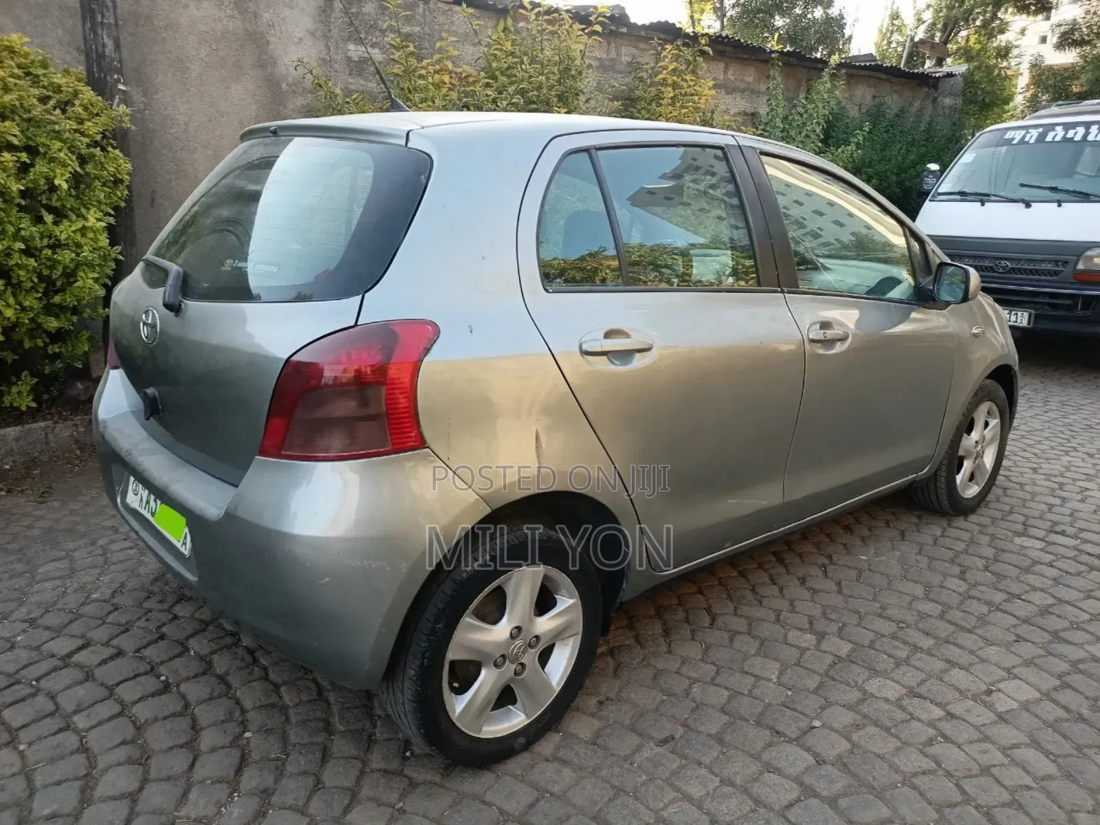Toyota Yaris 2010 Silver