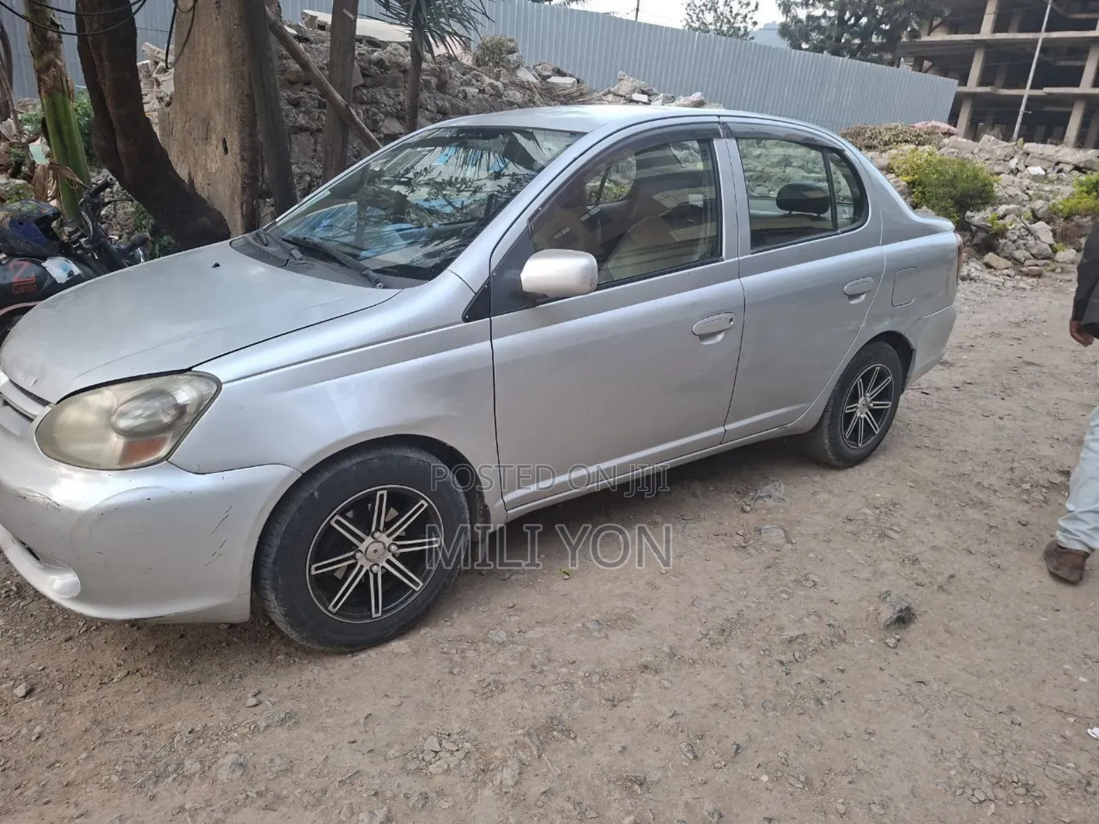 Toyota Platz 2004 Silver