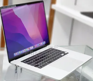 New Laptop Apple MacBook Pro 2019 16GB Intel Core I7 SSD 512GB