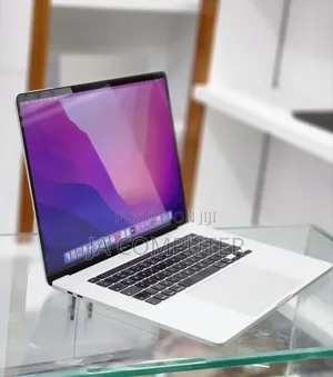 New Laptop Apple MacBook Pro 2019 16GB Intel Core I7 SSD 512GB