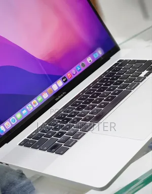 New Laptop Apple MacBook Pro 2019 16GB Intel Core I7 SSD 512GB