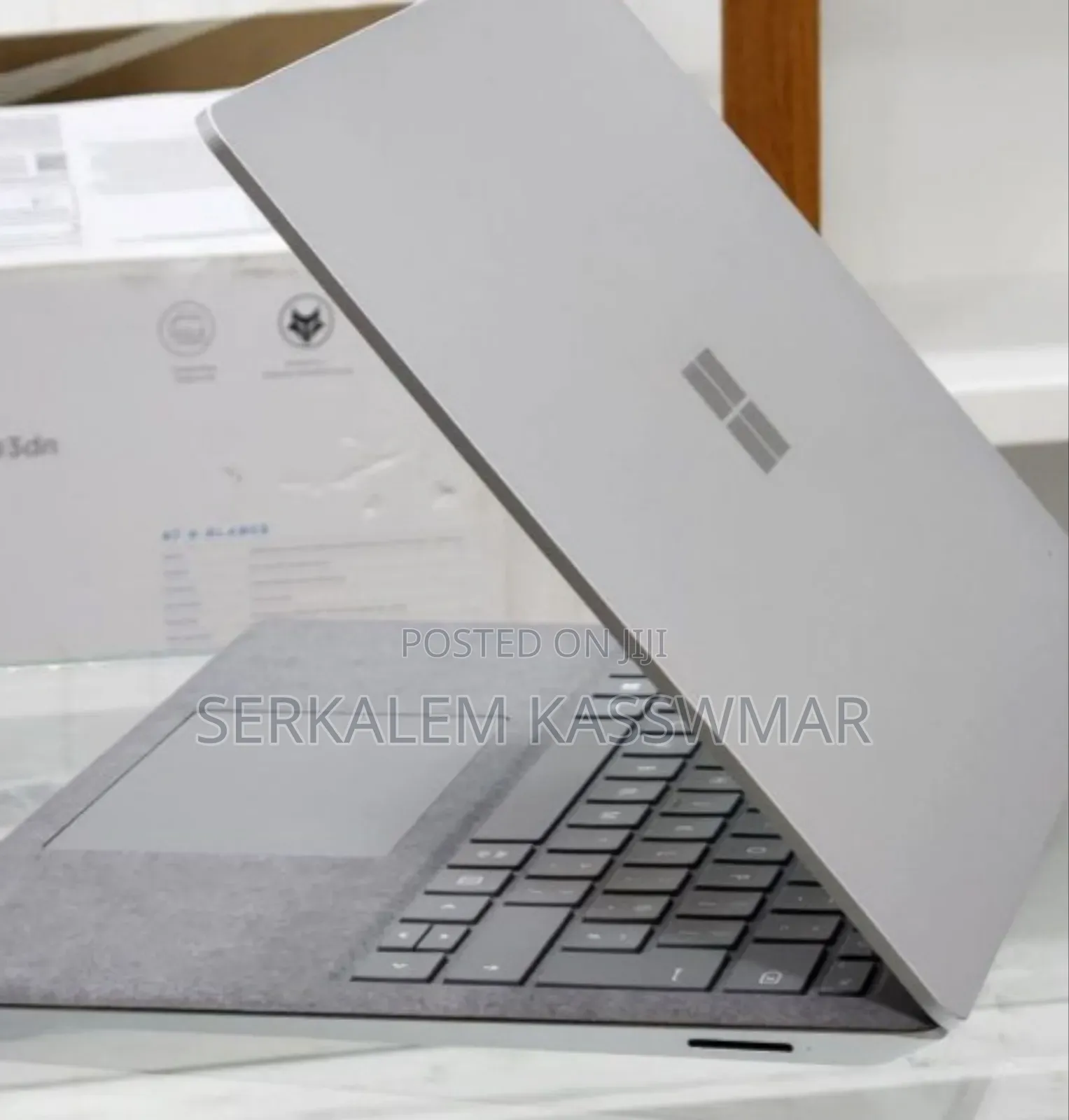 New Laptop Microsoft Surface 16GB Intel Core I7 SSD 256GB