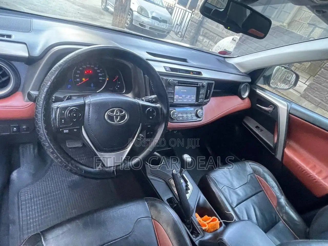 Toyota RAV4 XLE 4dr SUV AWD (2.5L 4cyl 6A) 2015 Brown