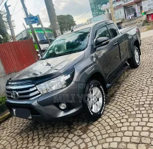 Toyota Hilux 2017 Black