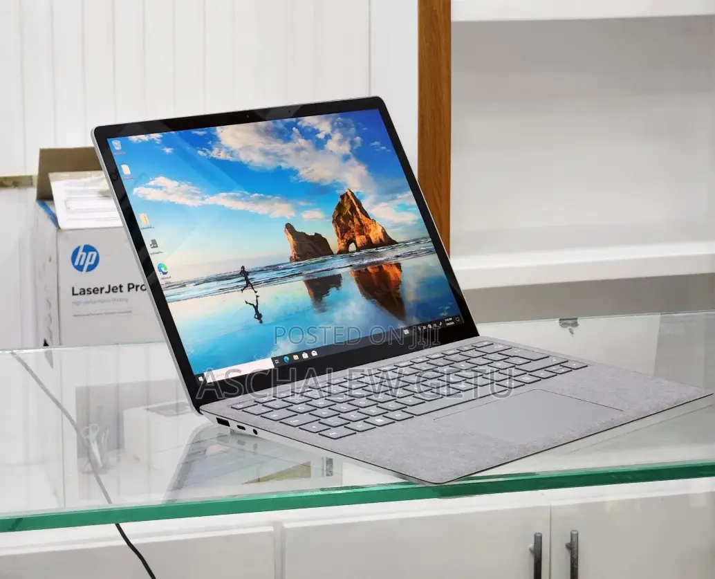 New Laptop Microsoft Surface 16GB Intel Core I7 SSD 256GB