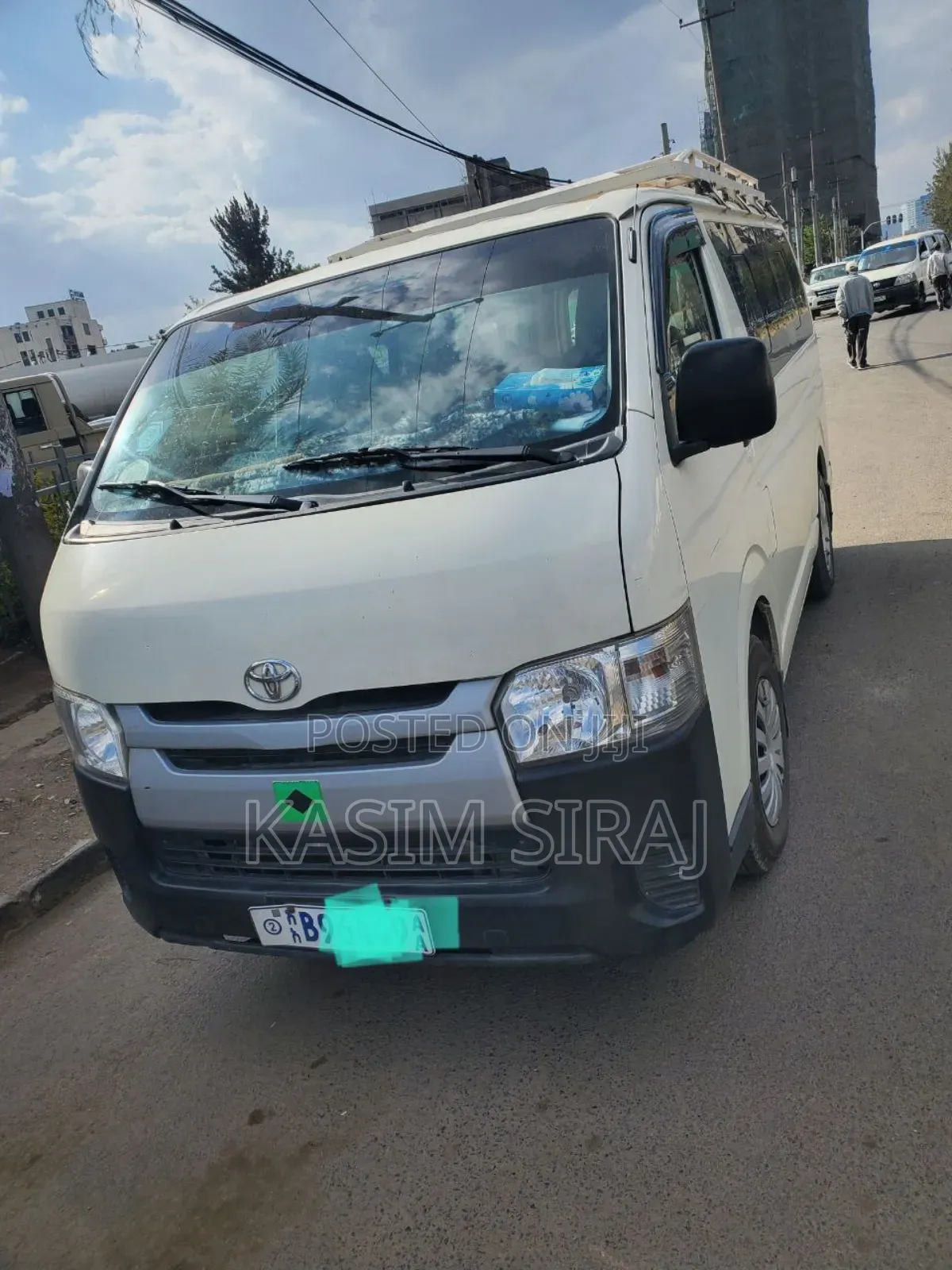 Toyota HiAce 2011 White