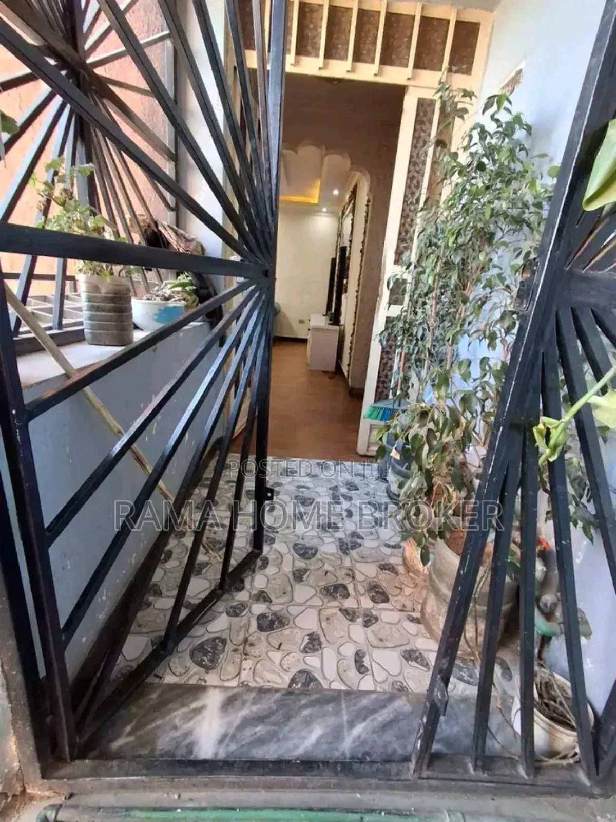 Furnished 3bdrm Condo in 3.7 ባንክ ያለበት ዘመናዊ, Yeka for sale