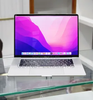 New Laptop Apple MacBook Pro 2019 16GB Intel Core I7 SSD 512GB