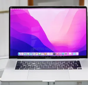New Laptop Apple MacBook Pro 2019 16GB Intel Core I7 SSD 512GB