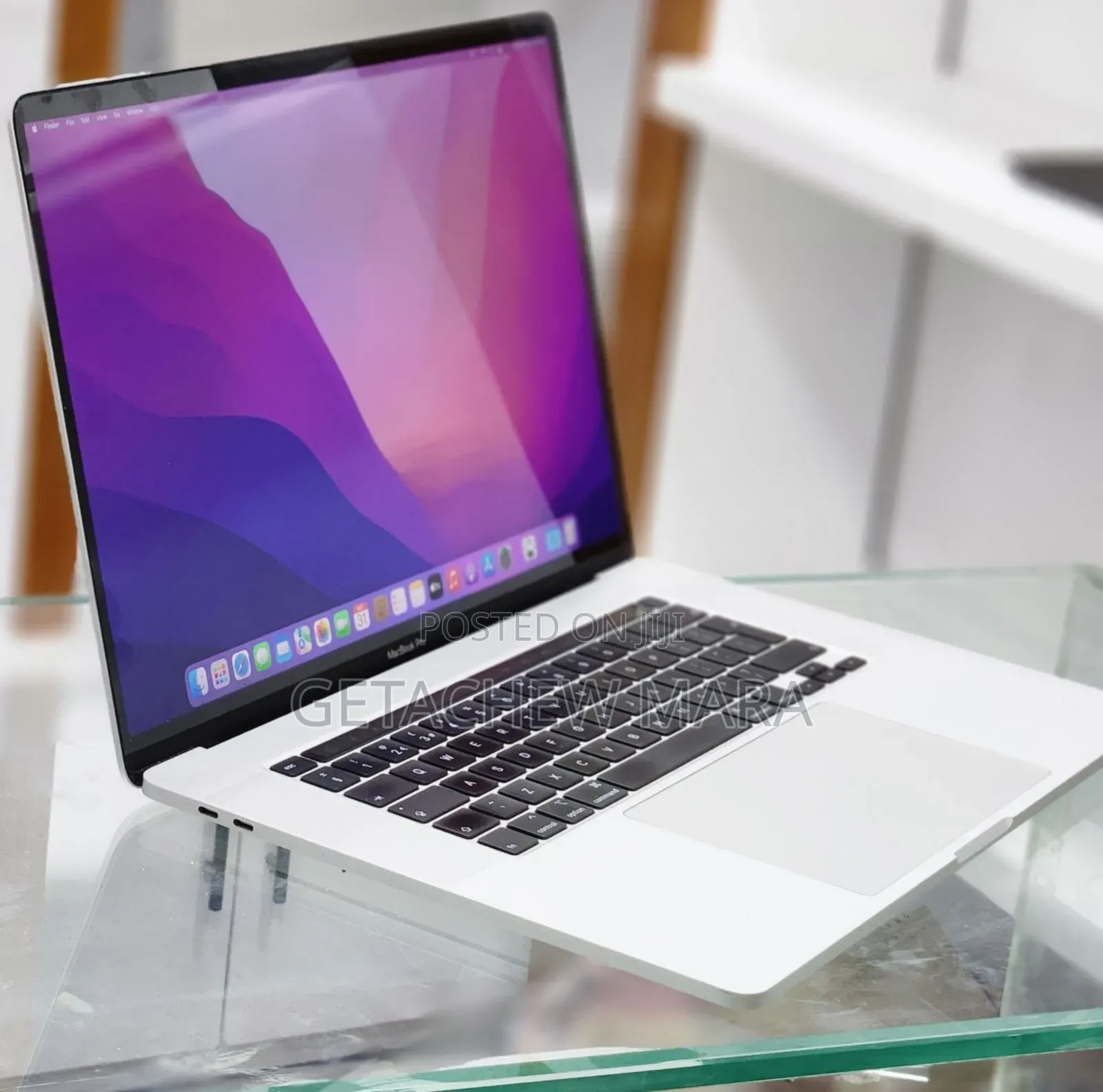 New Laptop Apple MacBook Pro 2019 16GB Intel Core I7 SSD 512GB