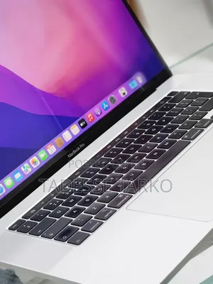 New Laptop Apple MacBook Pro 2019 16GB Intel Core I7 SSD 512GB