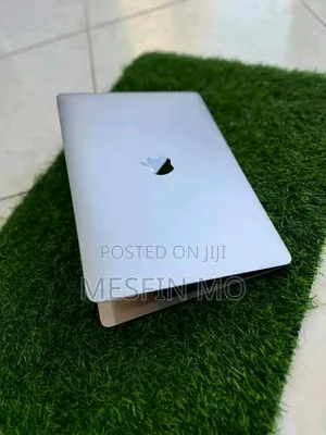 New Laptop Apple MacBook Pro 2022 M2 8GB Apple M2 SSD 256GB
