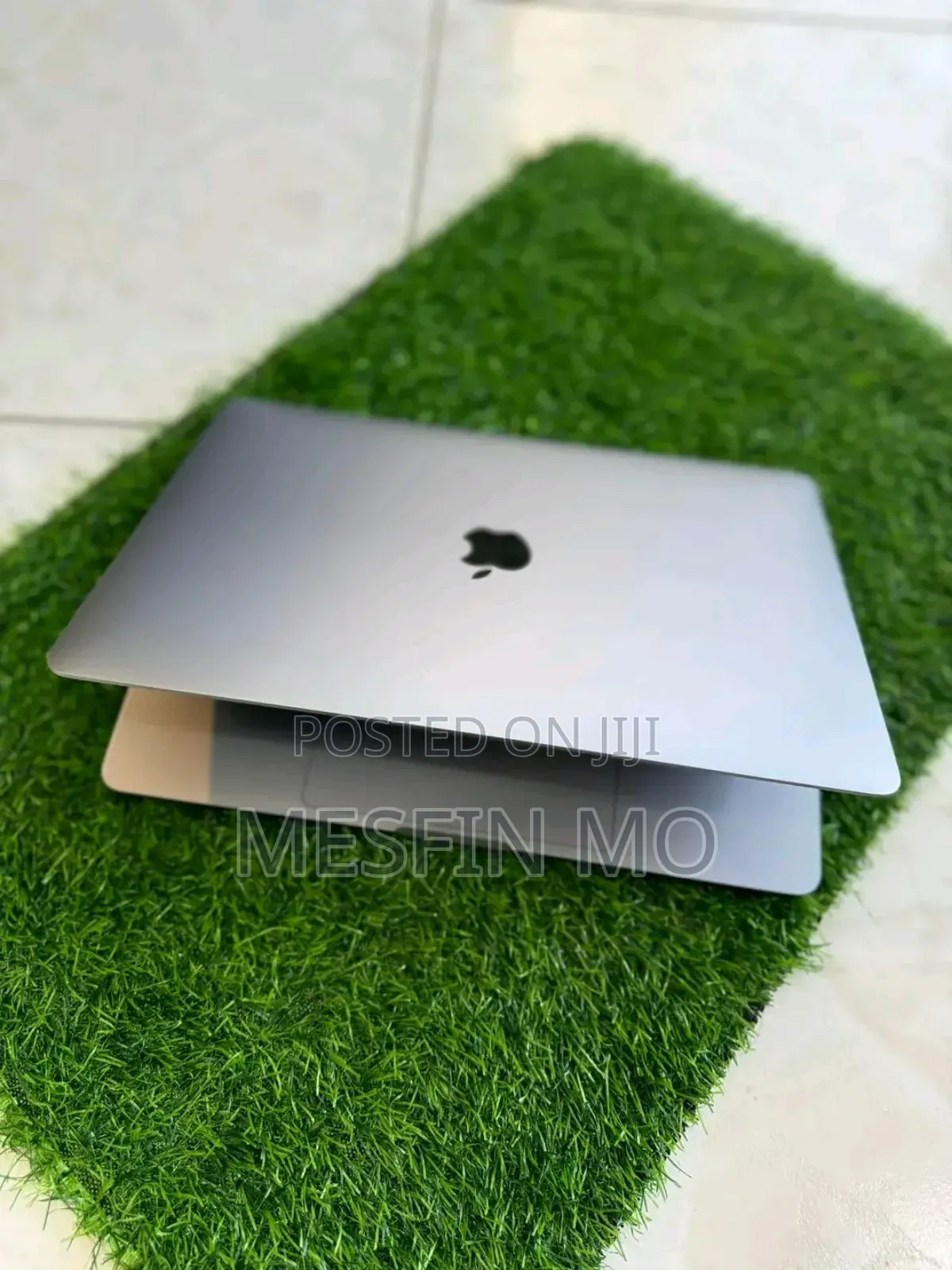 New Laptop Apple MacBook Pro 2022 M2 8GB Apple M2 SSD 256GB