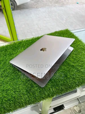 New Laptop Apple MacBook Pro 2022 M2 8GB Apple M2 SSD 256GB