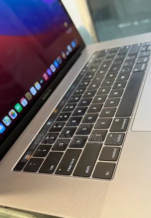 New Laptop Apple MacBook Pro 2016 16GB Intel Core I7 SSD 256GB