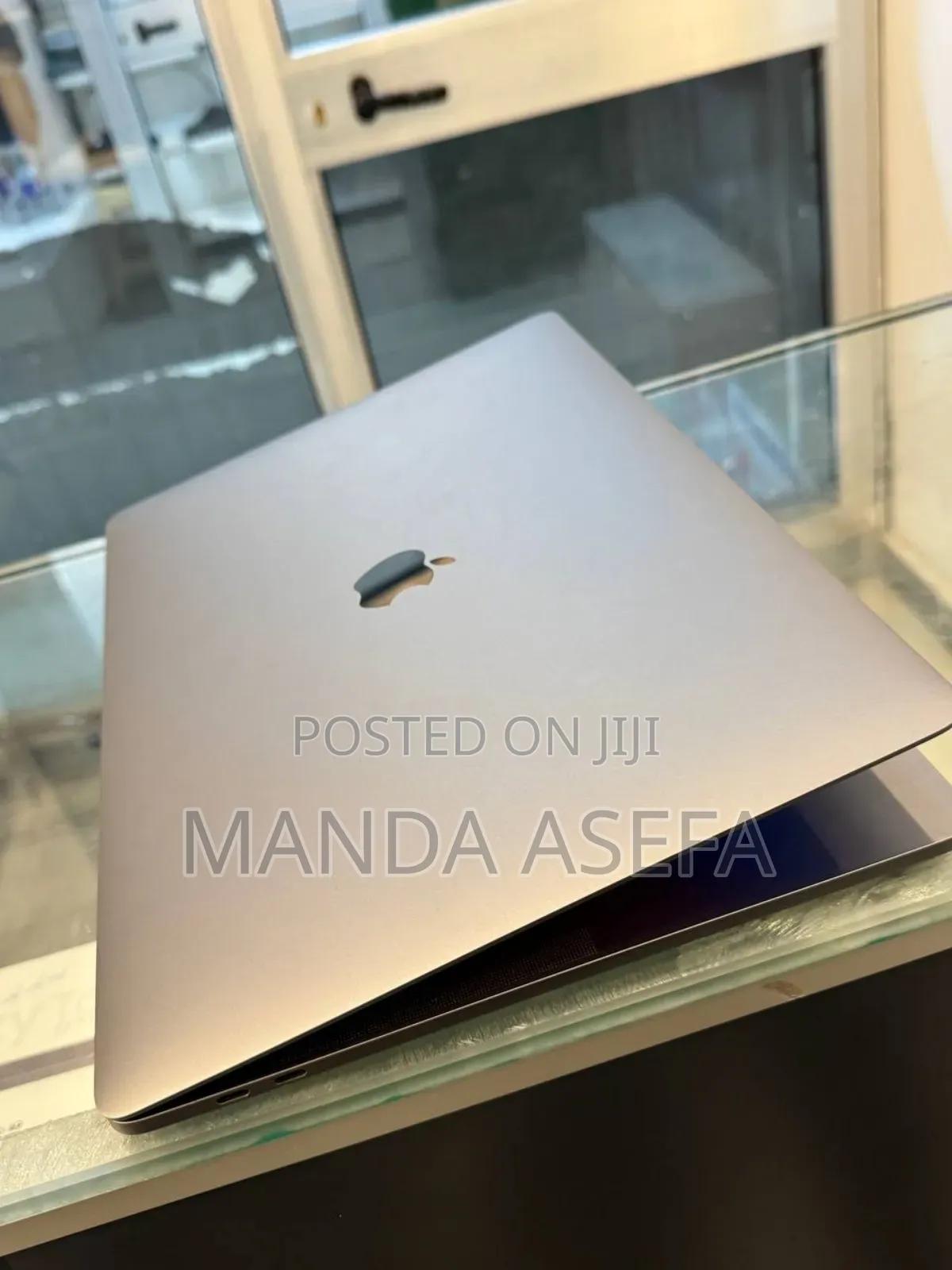 New Laptop Apple MacBook Pro 2016 16GB Intel Core I7 SSD 256GB