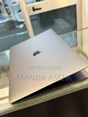 New Laptop Apple MacBook Pro 2016 16GB Intel Core I7 SSD 256GB