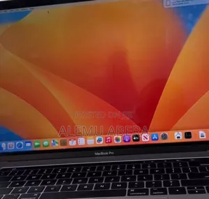 New Laptop Apple MacBook Pro 2019 32GB Intel Core I9 SSD 512GB