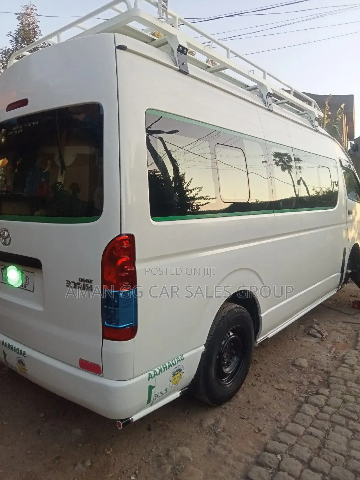 Toyota HiAce 2016 White