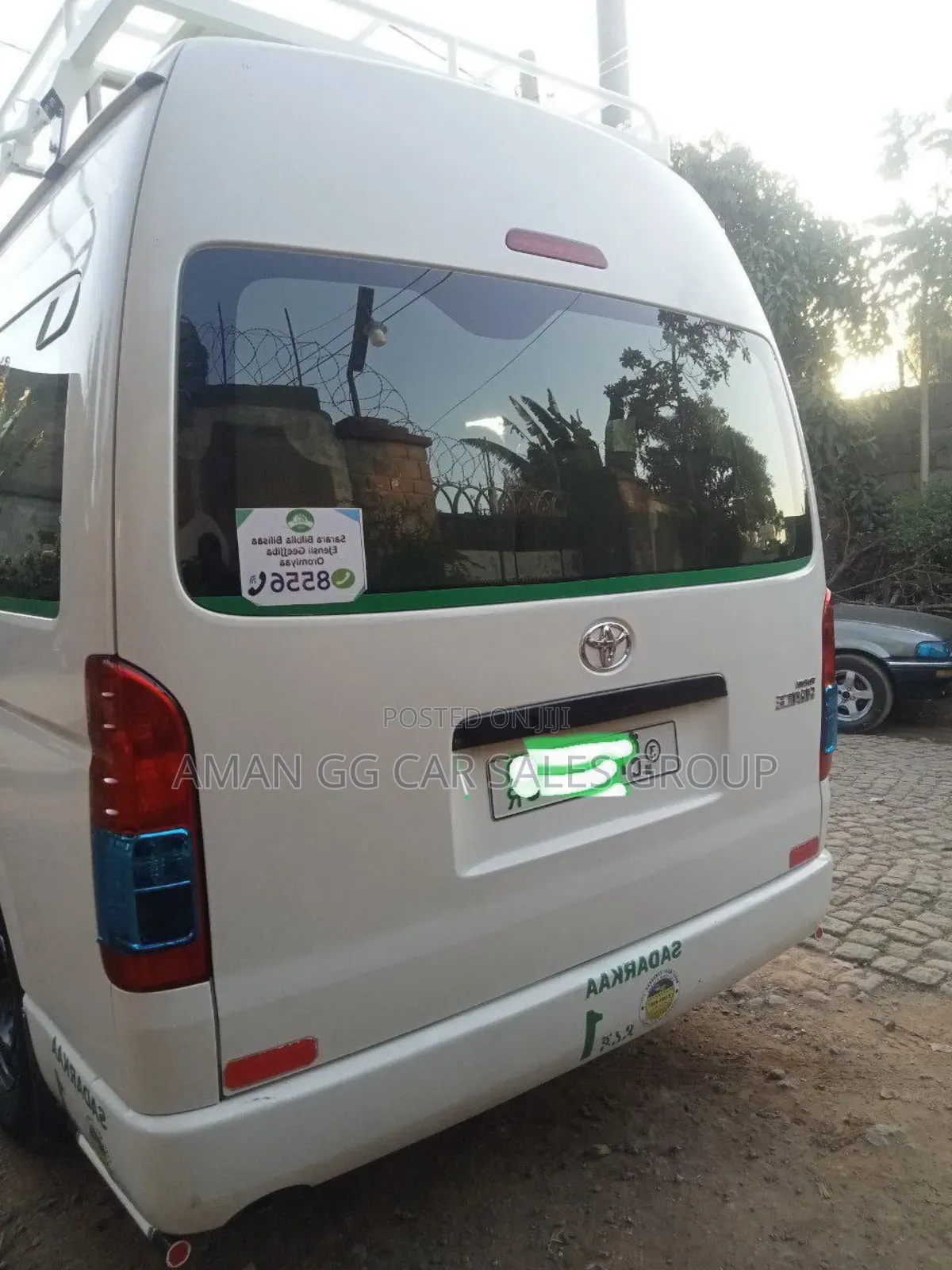 Toyota HiAce 2016 White