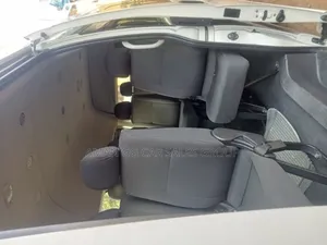 Toyota HiAce 2016 White