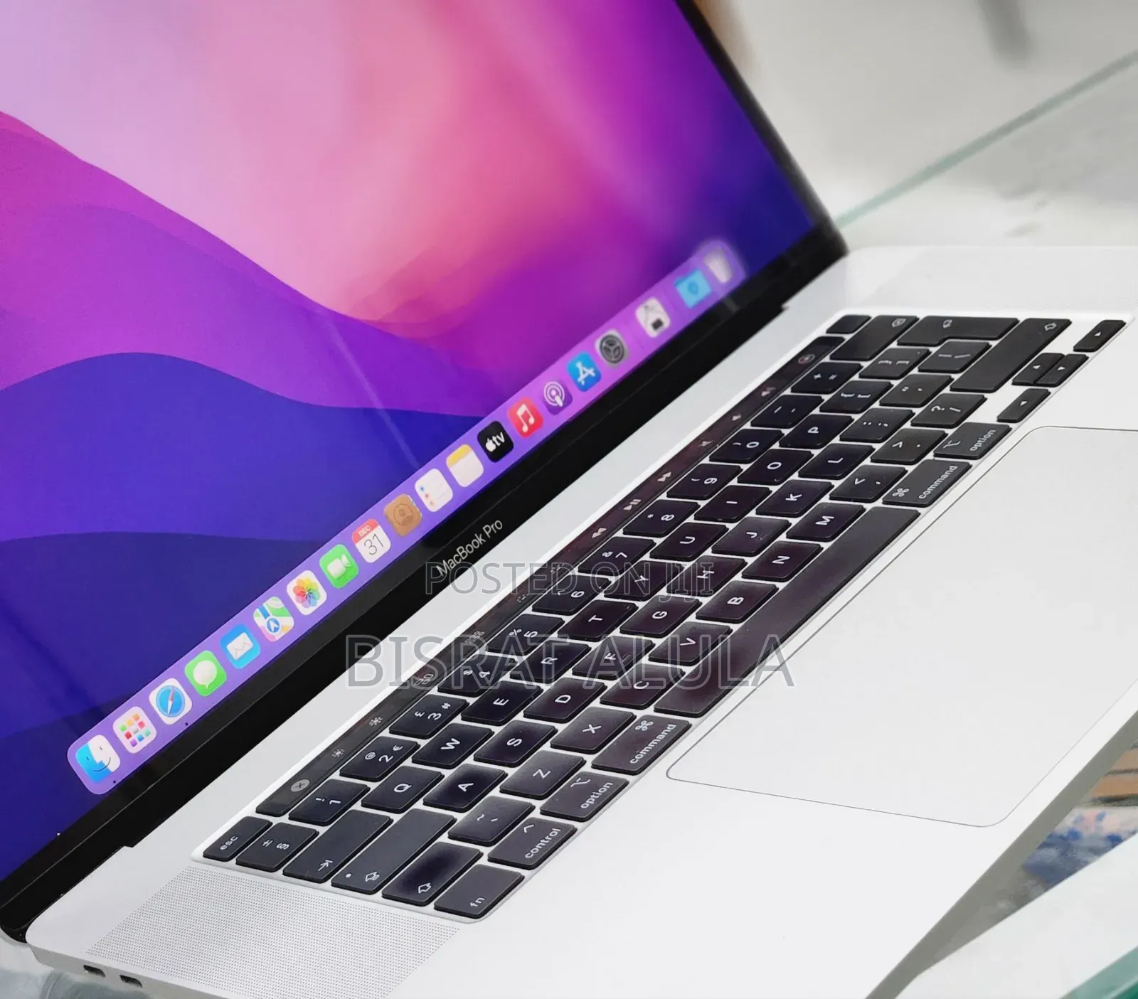 New Laptop Apple MacBook Pro 2019 16GB Intel Core I7 SSD 512GB